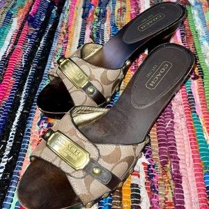 AUTHENTIC COACH DARK BROWN WOODEN HEELS SIZE 9